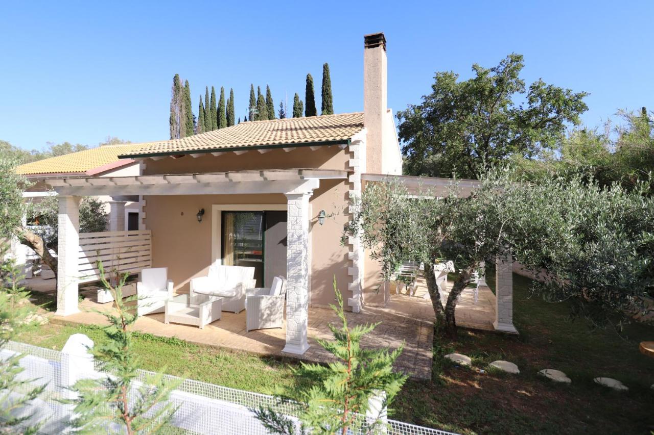 Theonymfi Luxury Villas Doukádes Extérieur photo