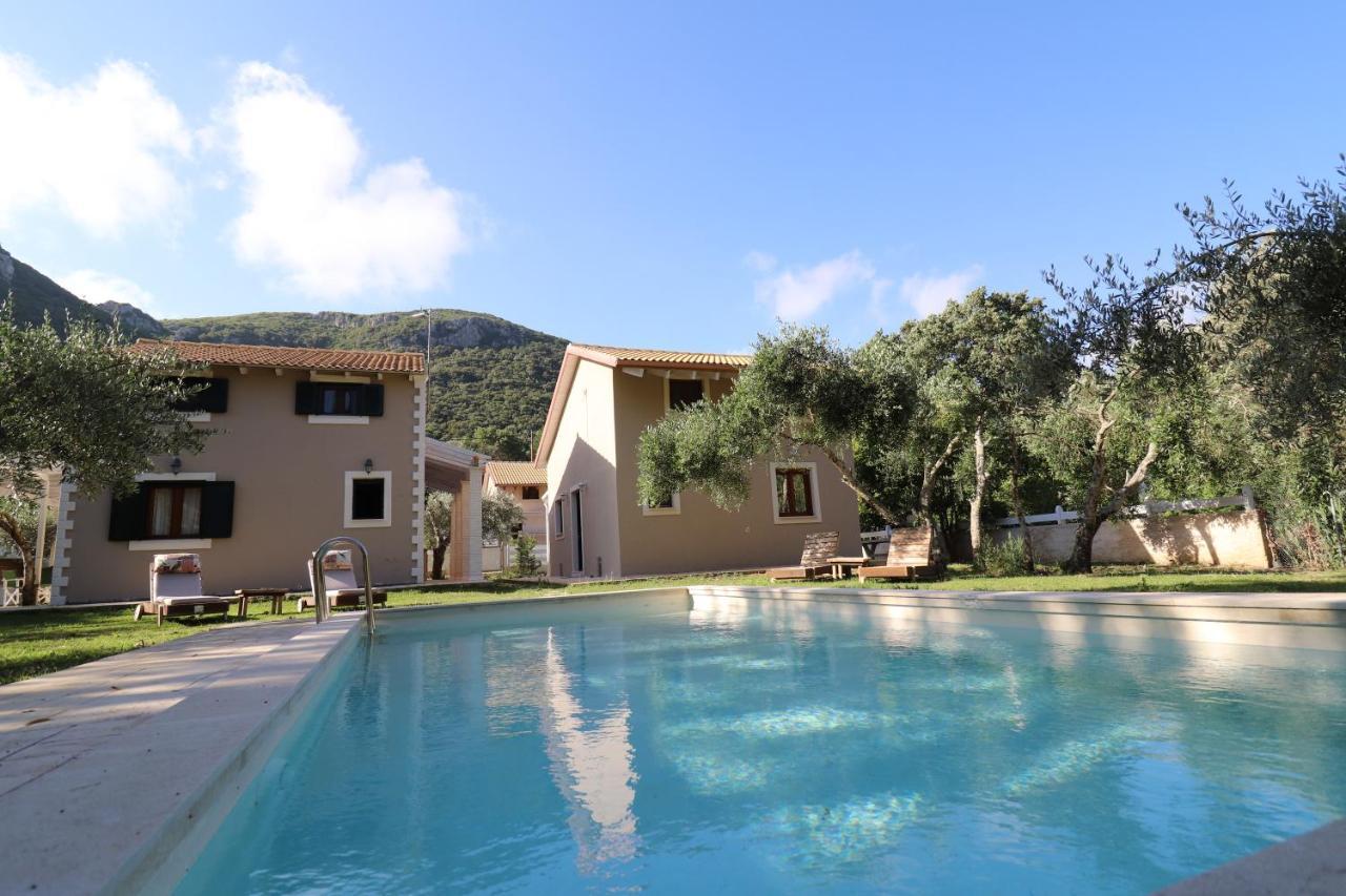 Theonymfi Luxury Villas Doukádes Extérieur photo