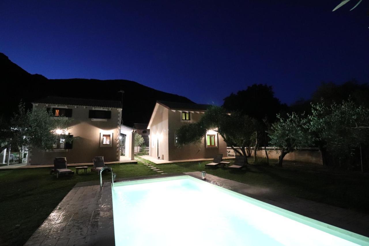 Theonymfi Luxury Villas Doukádes Extérieur photo