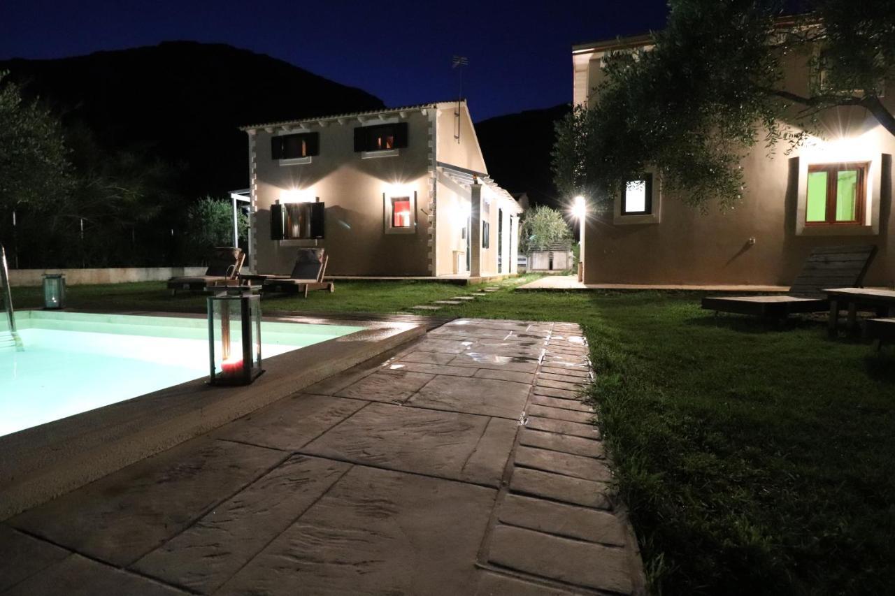 Theonymfi Luxury Villas Doukádes Extérieur photo
