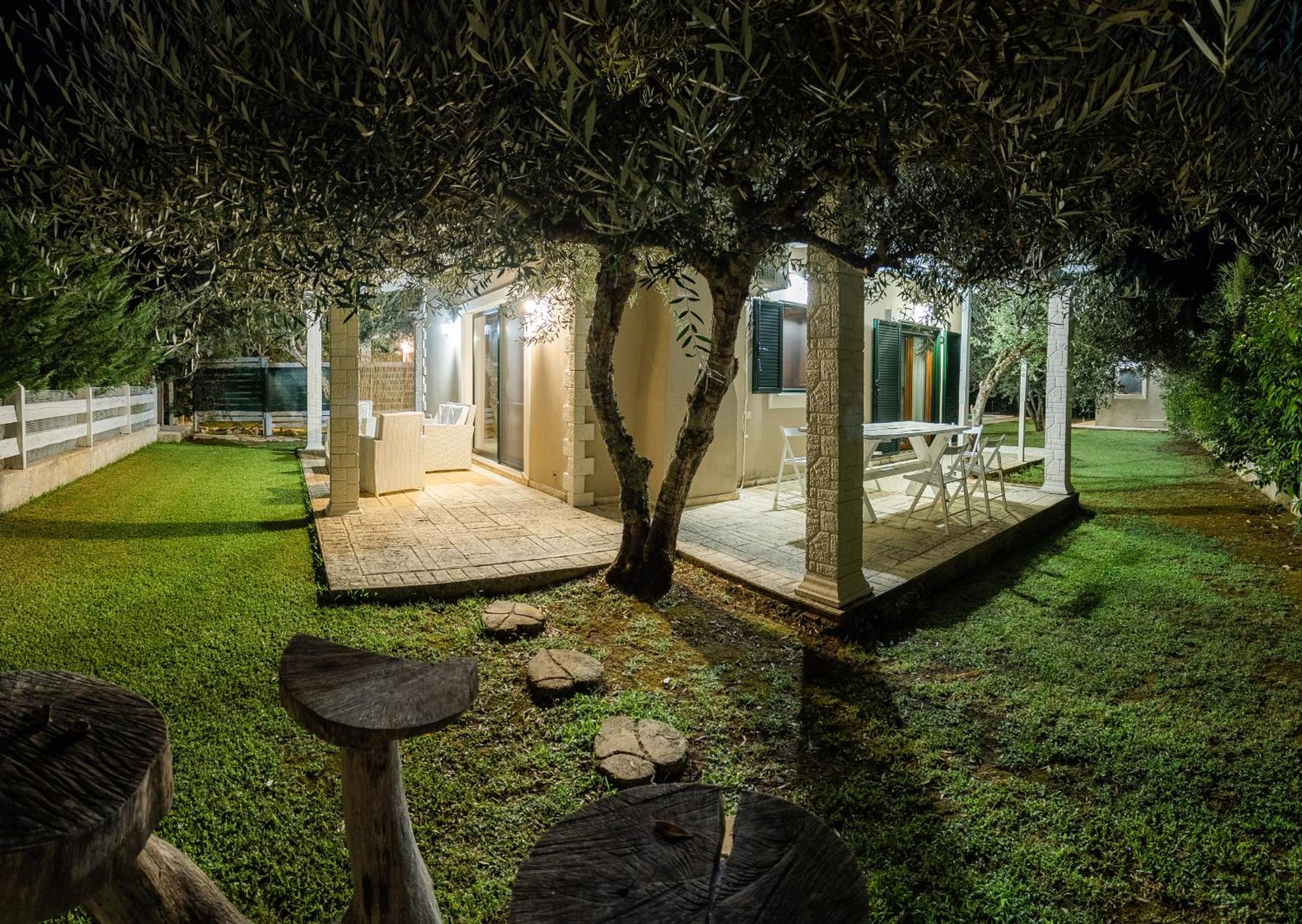 Theonymfi Luxury Villas Doukádes Extérieur photo